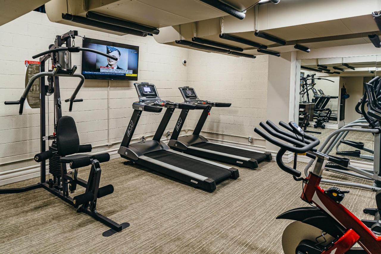 蒙特利尔伯克斯酒店 外观 照片 A gym in a hotel